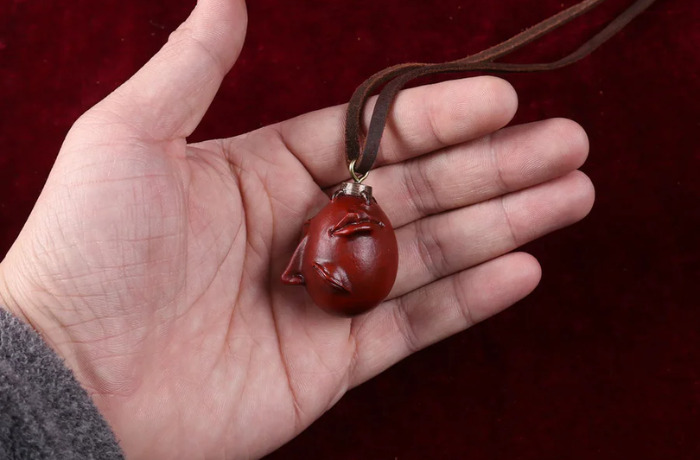 egg of the king necklace